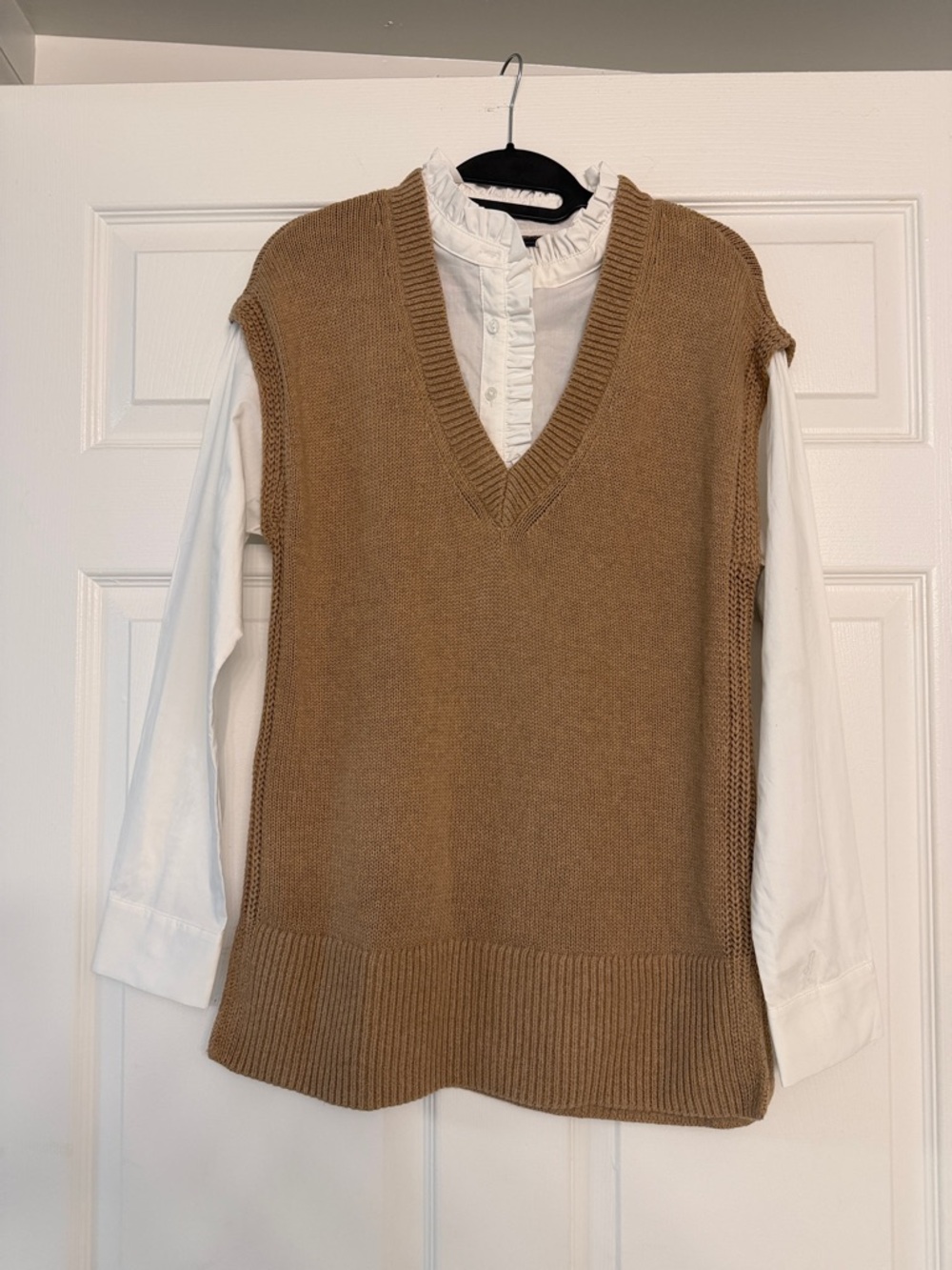 LOFT Camel V-Neck Sleeveless Knit Vest